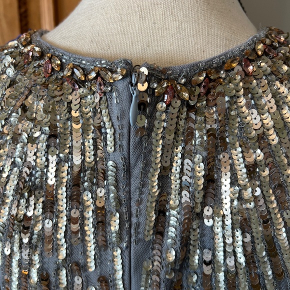 NWT Mac Duggal 5538 Silver Embellished [8] V Neck Butterfly Sleeve Column Gown - Picture 9 of 12